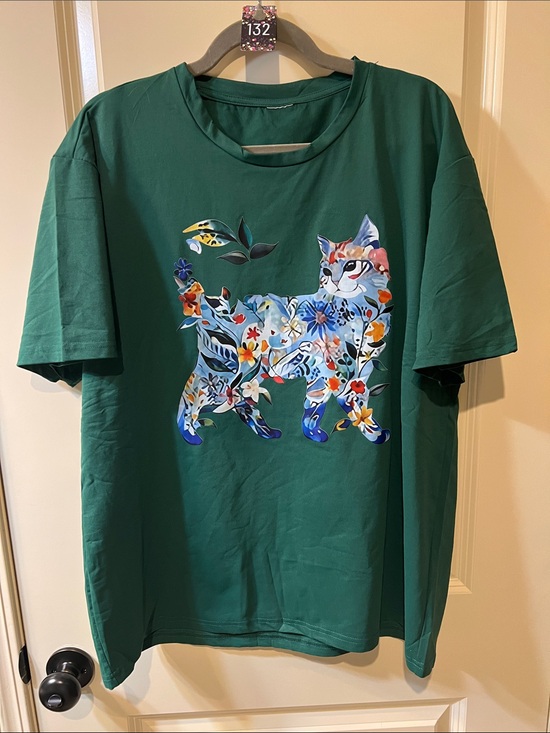 Source Unknown Tops - Source Unknown Green Short Sleeve Tee with Floral Cat Graphic.